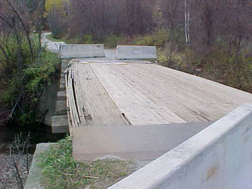 Twigg-Smith Bridge. Photo by David Guay,
October 29, 2001