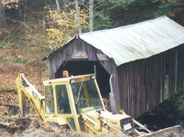 Copeland Bridge: Photo by
Marie Penino, 11/17/00