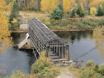 Gareau Bridge. Photo by Pascal Connor
October 5, 2009
