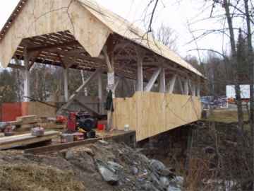 Greenbanks Hollow Bridge. Photo by Mert Leonard, Nov. 15,
2002.