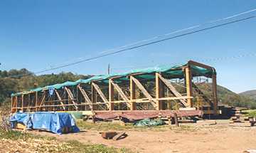 Hamden Covered Bridge photo taken by
Bob and Trish Kane, Oct. 1, 2000