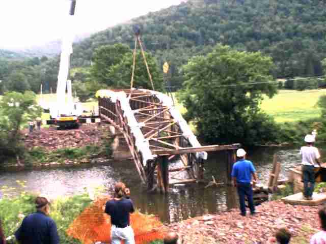 Hamden Bridge move:
Photo by Richard Wilson, 7/19/00