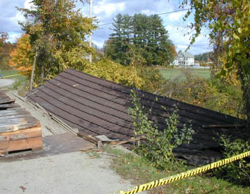 Smith Bridge in Brownsville. Photo by Jim
Smedley. October 7, 2001