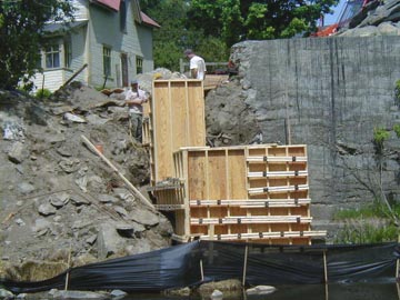 Browns River Bridge. Photo Caroline
Brown, June 1, 2001
